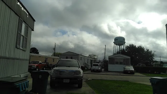 Seabourne Place Mobile Home Park Picture 10