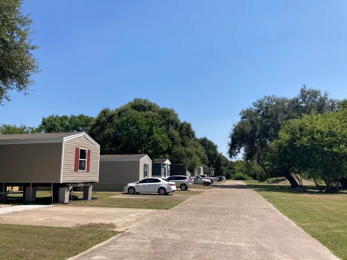 Santa Fe RV & Mobile Home Park Picture 3