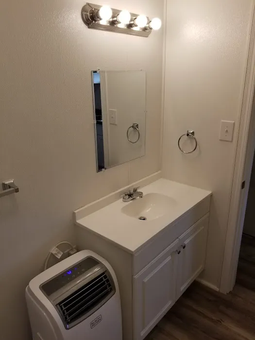 Liverpool RV Park Picture 9