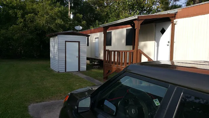 Lazy Wasp Manufactured Home Community Picture 8