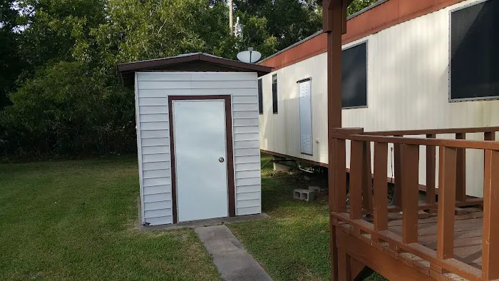 Lazy Wasp Manufactured Home Community Picture 9