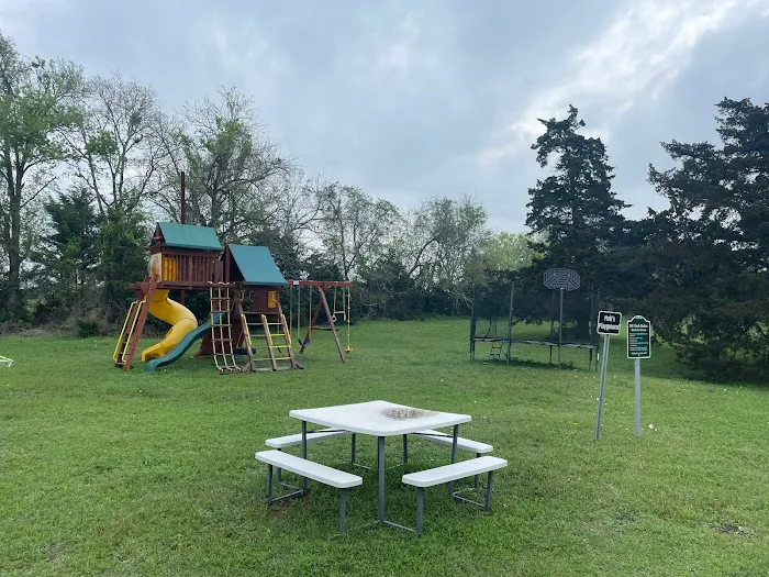 Nicholson Lake Road RV Park Picture 2