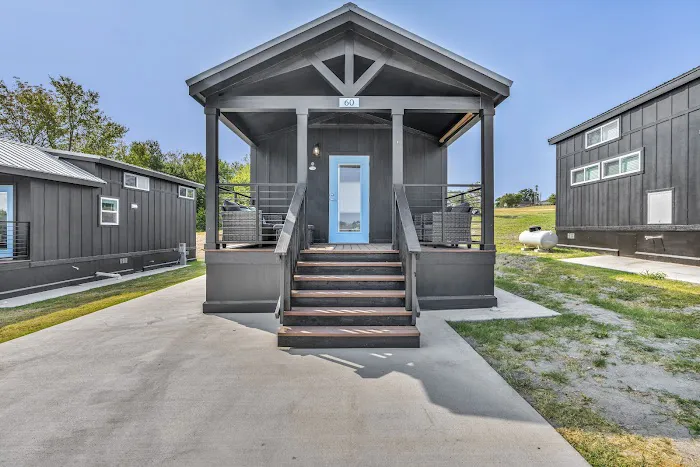 The Hill Top at Brenham Picture 5