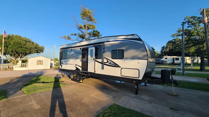 Holiday RV Park Picture 6