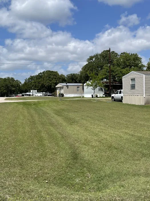 Glen Oaks Mobile Home Park Picture 4