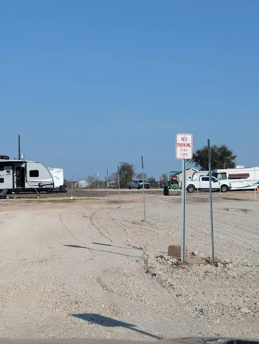 Fulshear RV Park Picture 1