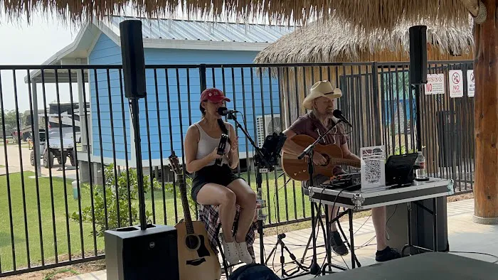 Summer Breeze USA RV Resort & Waterpark Picture 5