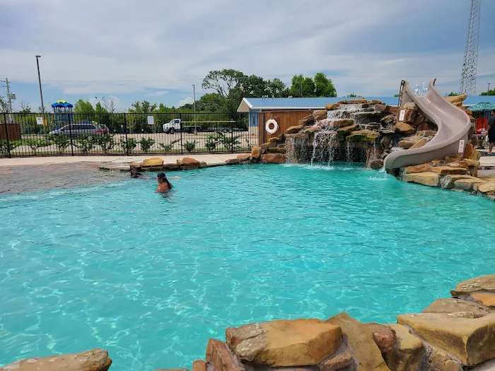 Summer Breeze USA RV Resort & Waterpark Picture 2