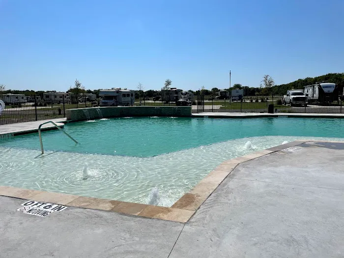 Hidden Grove RV Resort Picture 2