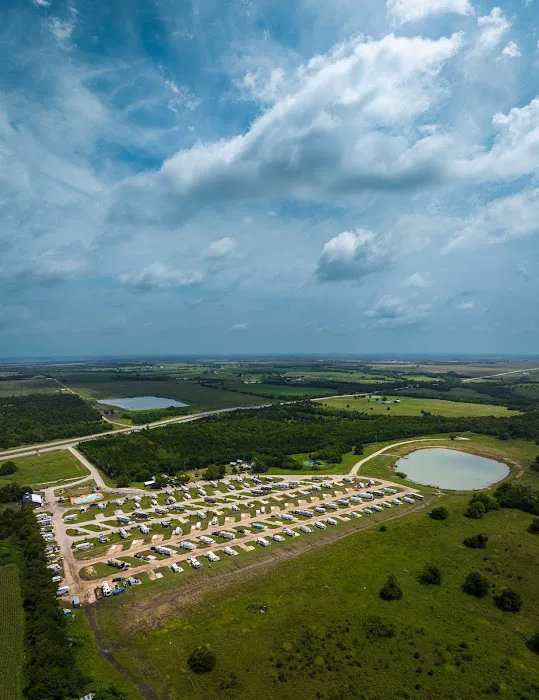 Hidden Grove RV Resort Picture 6