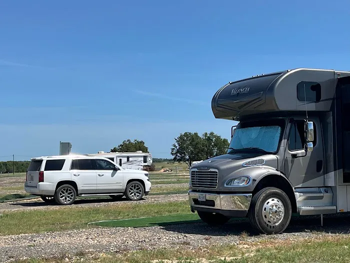 Henry D's RV Park Picture 6