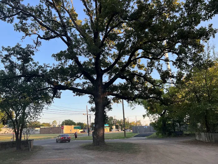 Camp Paris RV Park Picture 5