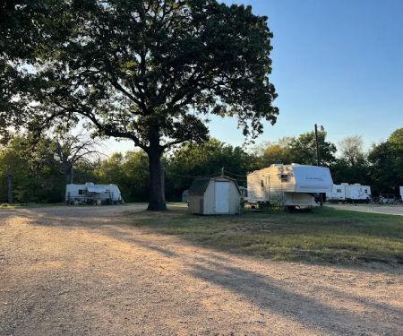 Camp Paris RV Park