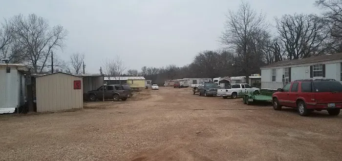 Shady Oaks Mobile Home Park Picture 3