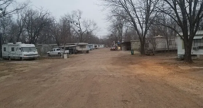 Shady Oaks Mobile Home Park Picture 4