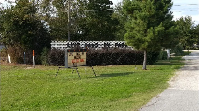 Live Oaks RV Parks Picture 2