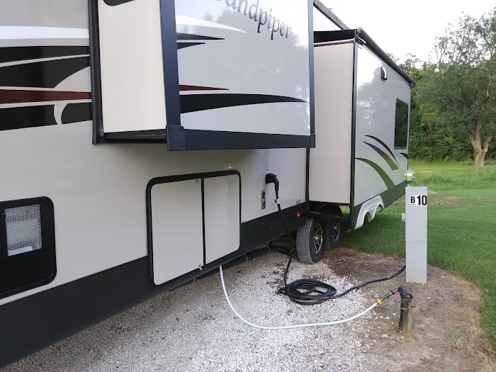 Live Oaks RV Parks Picture 10