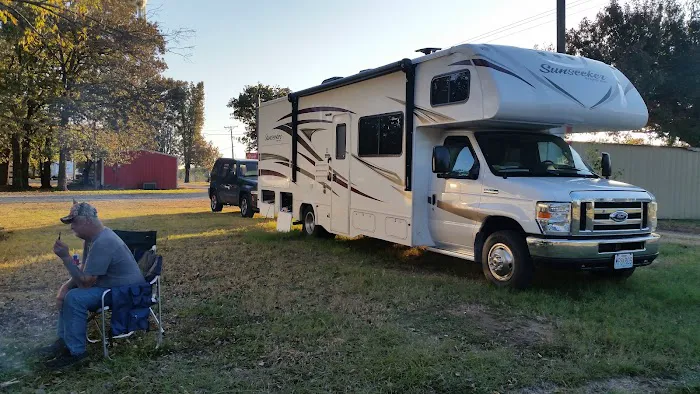 Paris North RV Park Picture 5