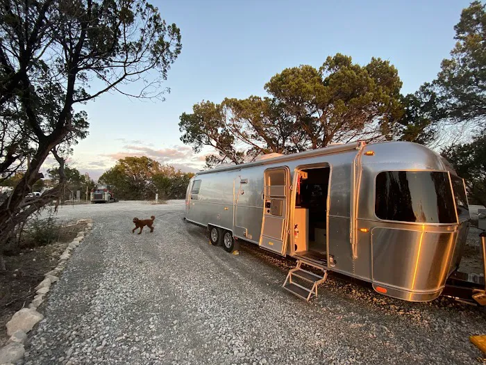 Camp Caravan RV Park Waco Picture 4