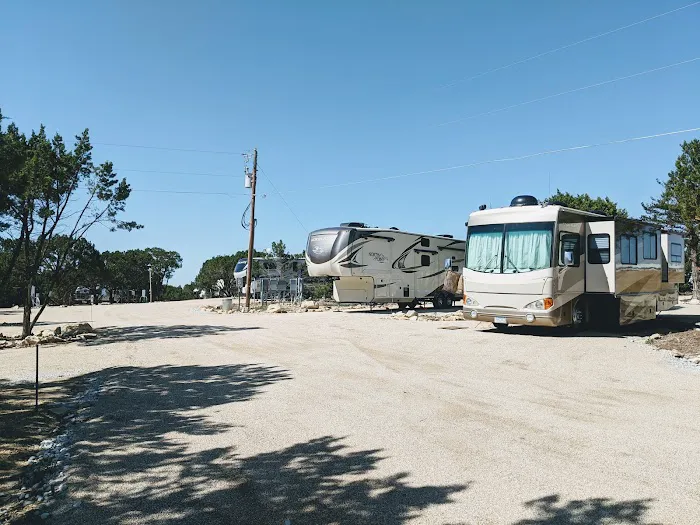 Camp Caravan RV Park Waco Picture 10