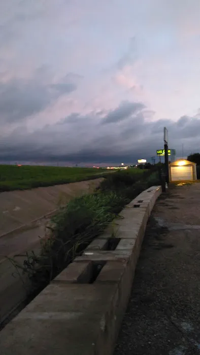 Lucky's RV Park Picture 8