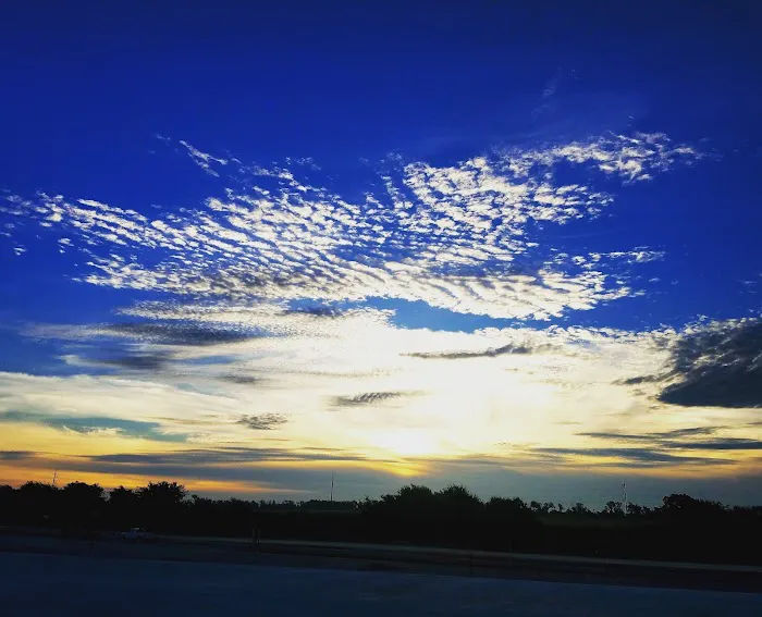 Lucky's RV Park Picture 6