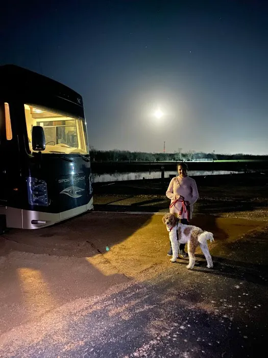 Hardy's Landing RV Park - College Station Picture 3