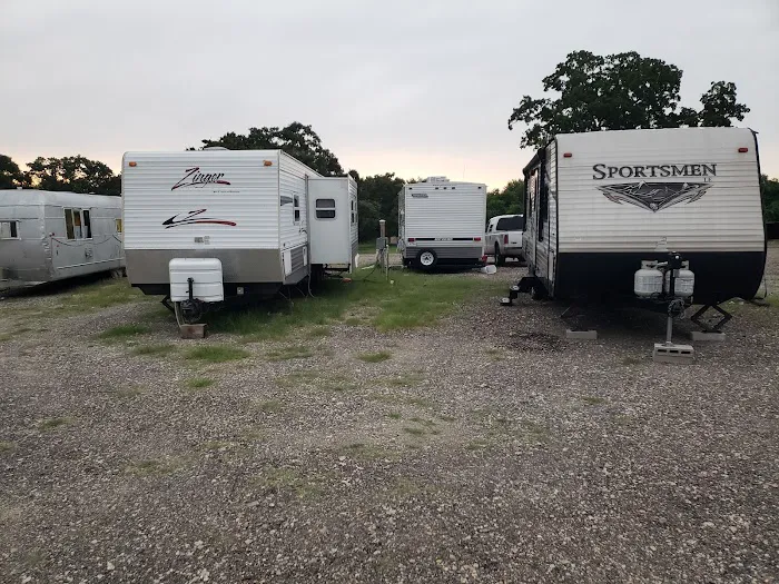 Brazos County RV Park Picture 3