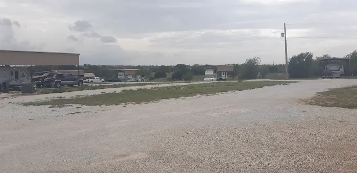 Lazy Oaks RV Park Picture 10