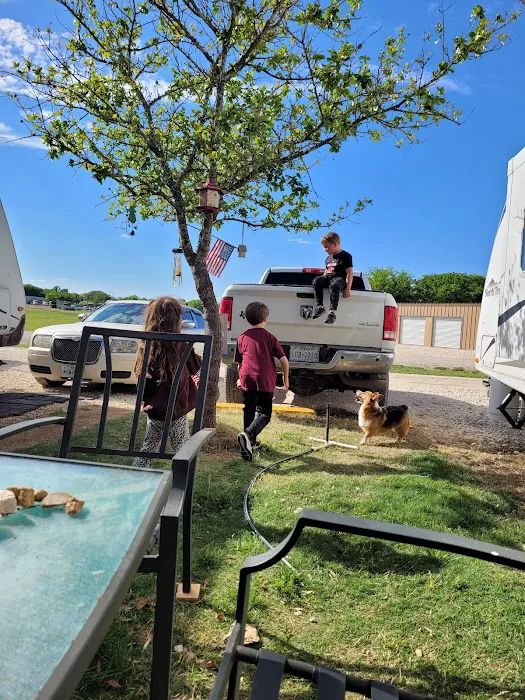 Speegleville RV Park Picture 3