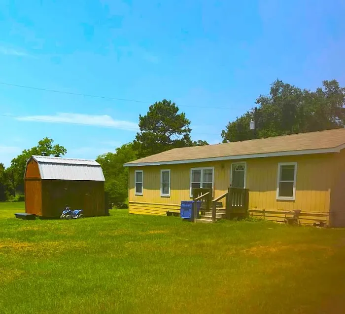 Pecan Acres Mobile Home Park Picture 3