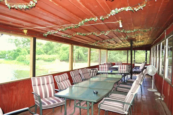 Crockett Lakefront Rv Resort & Marina Picture 4