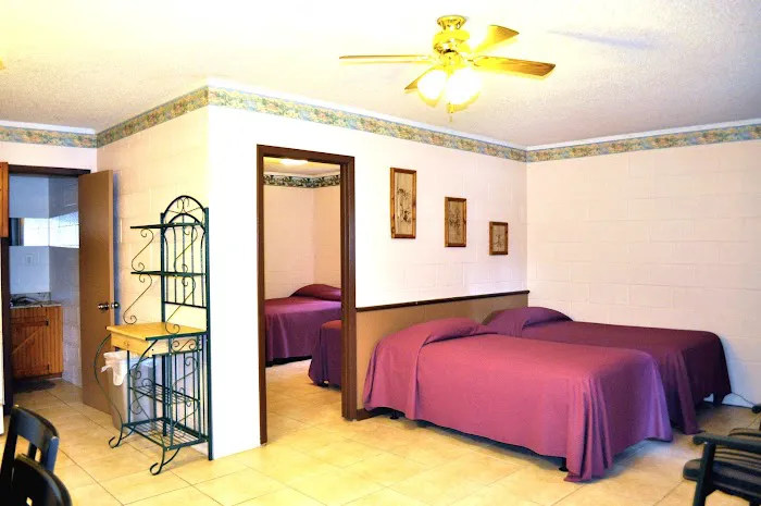 Crockett Lakefront Rv Resort & Marina Picture 3