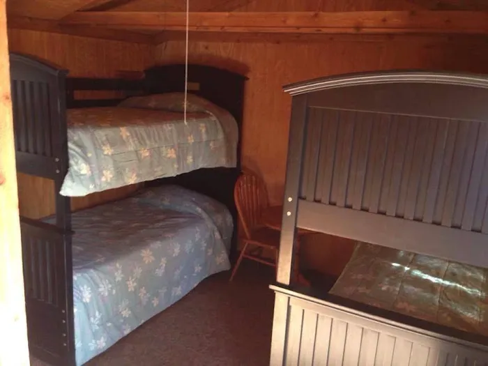 Lock N Dam Marina Picture 1