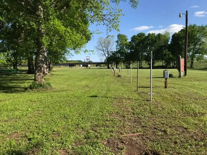 Lock N Dam Marina Picture 3