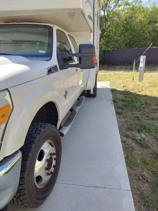 Sandy Pines RV Park Picture 8