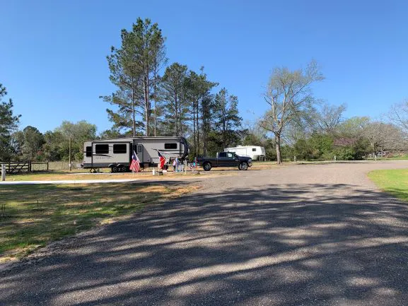 Sandy Pines RV Park Picture 4