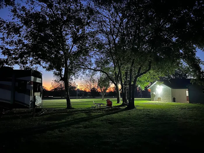 Pecan Place RV Park Picture 9