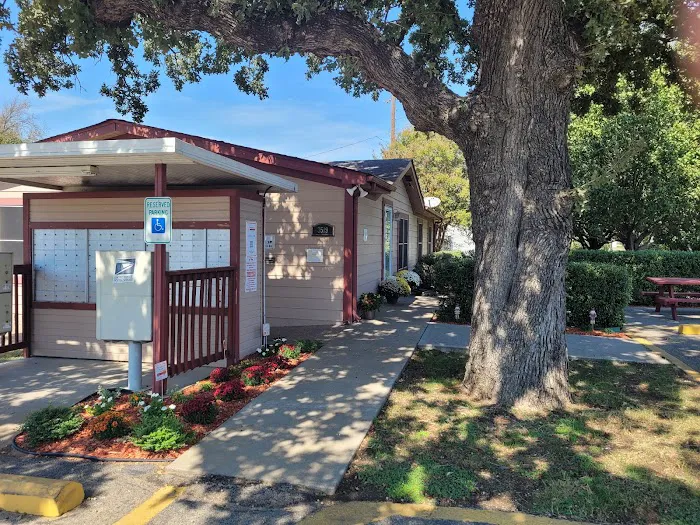 Lake Forest Mobile Home Park Picture 1