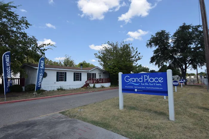 Grand Place Manufactured Home Community Picture 7