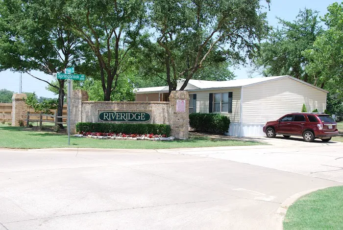 Riveridge Mobile Home Park Picture 1
