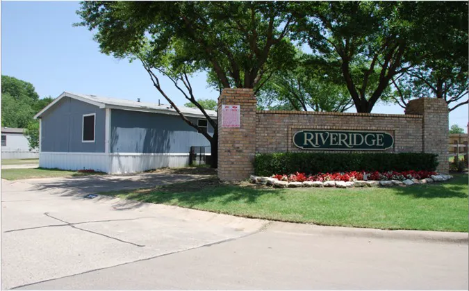 Riveridge Mobile Home Park Picture 5
