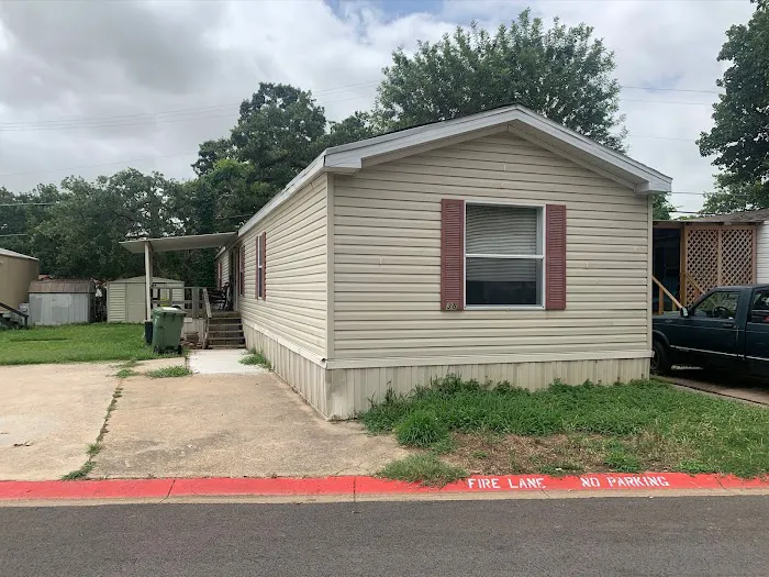 Los Robles Mobile Home Park Picture 1