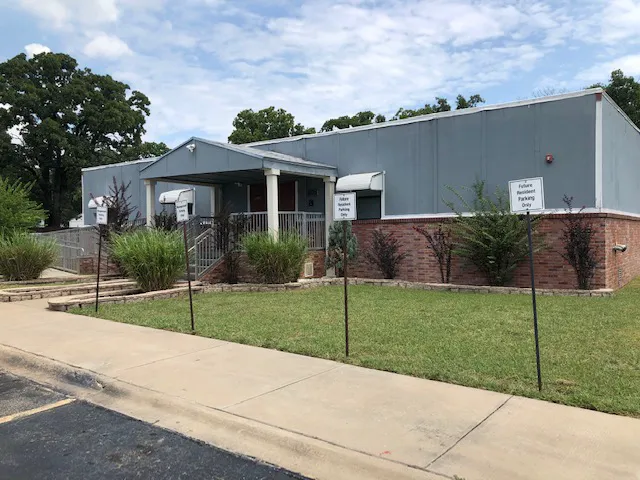 Los Robles Mobile Home Park Picture 9