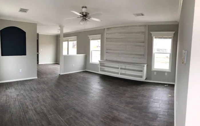 Valley Wood Mobile Home community Picture 2