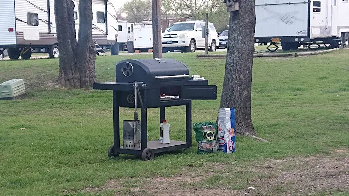 Lakeview RV Park Picture 8