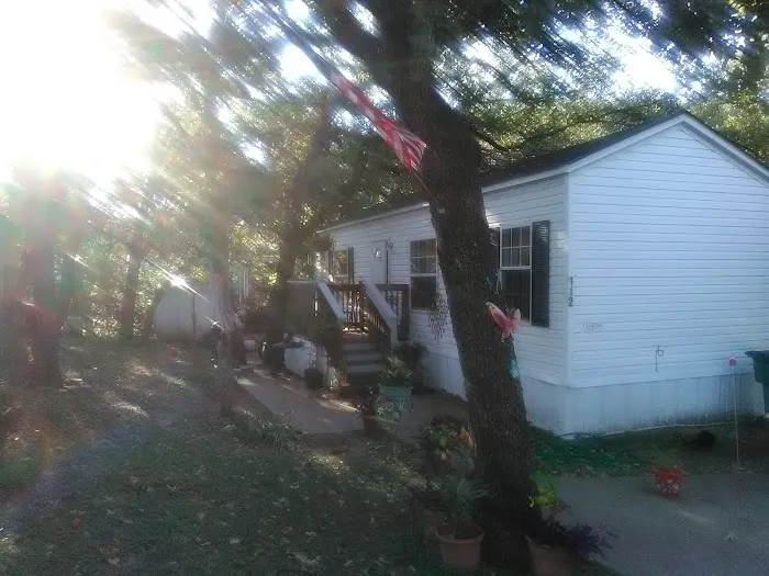 Leisure Living Mobile Home Park Picture 8