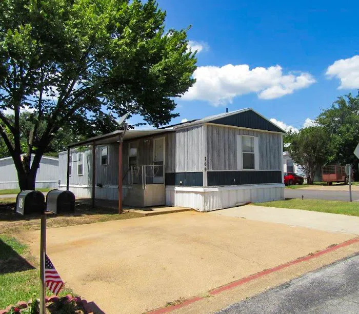 Royal Estates Picture 3