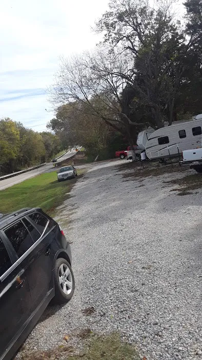 Eco-Stop RV Park Bratonia Picture 3