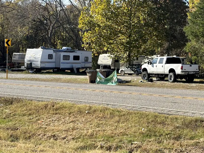 Eco-Stop RV Park Bratonia Picture 1